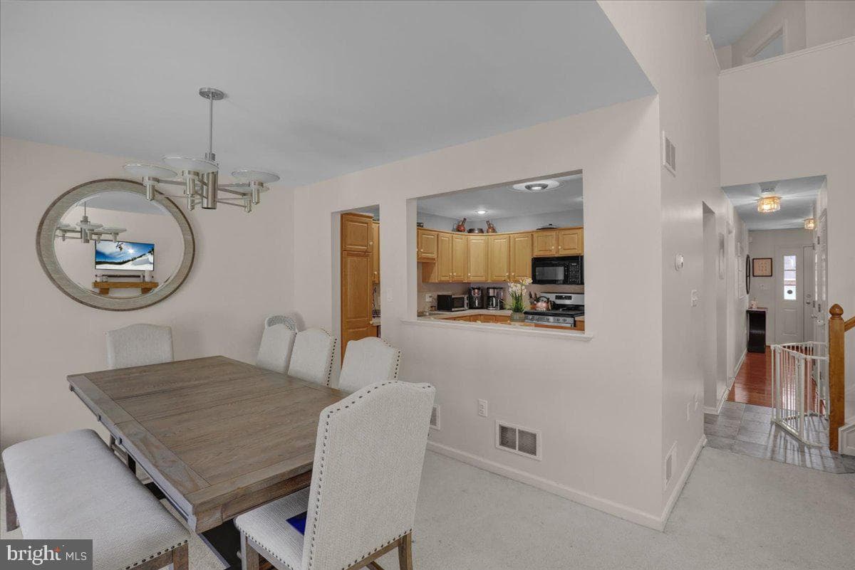 8 Spring Hill Lane photo 9