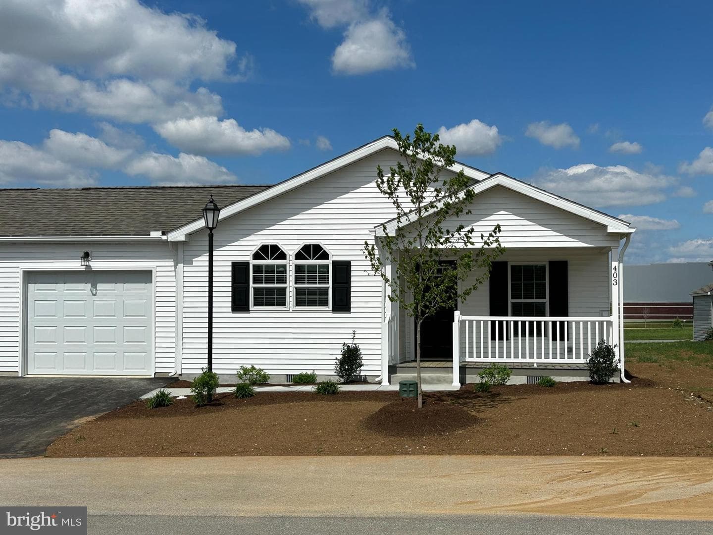 403 Eastwood Lane photo 2
