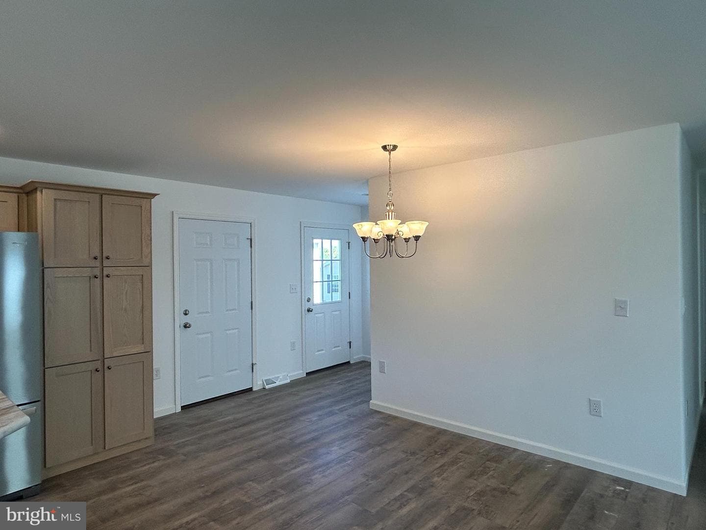 403 Eastwood Lane photo 5