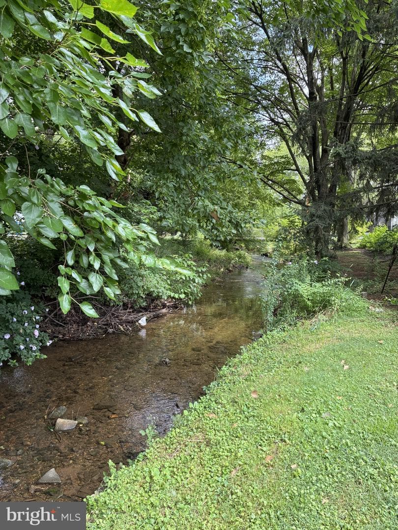 1025 Edgemoor Court photo 7