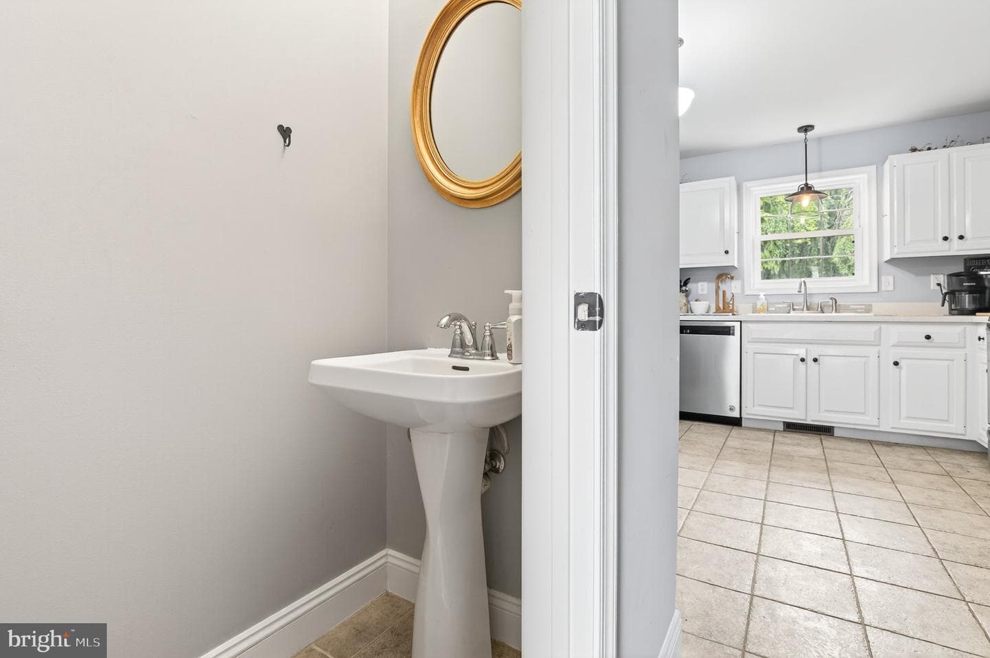 104 Chelmsford Drive photo 9