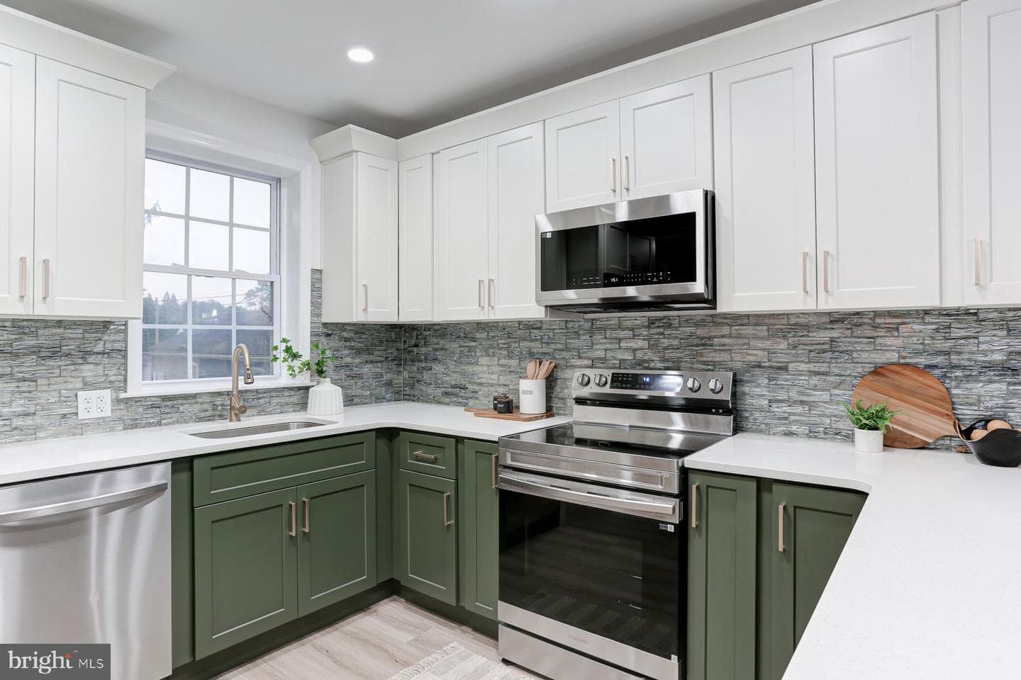 17 Girard Avenue photo 10
