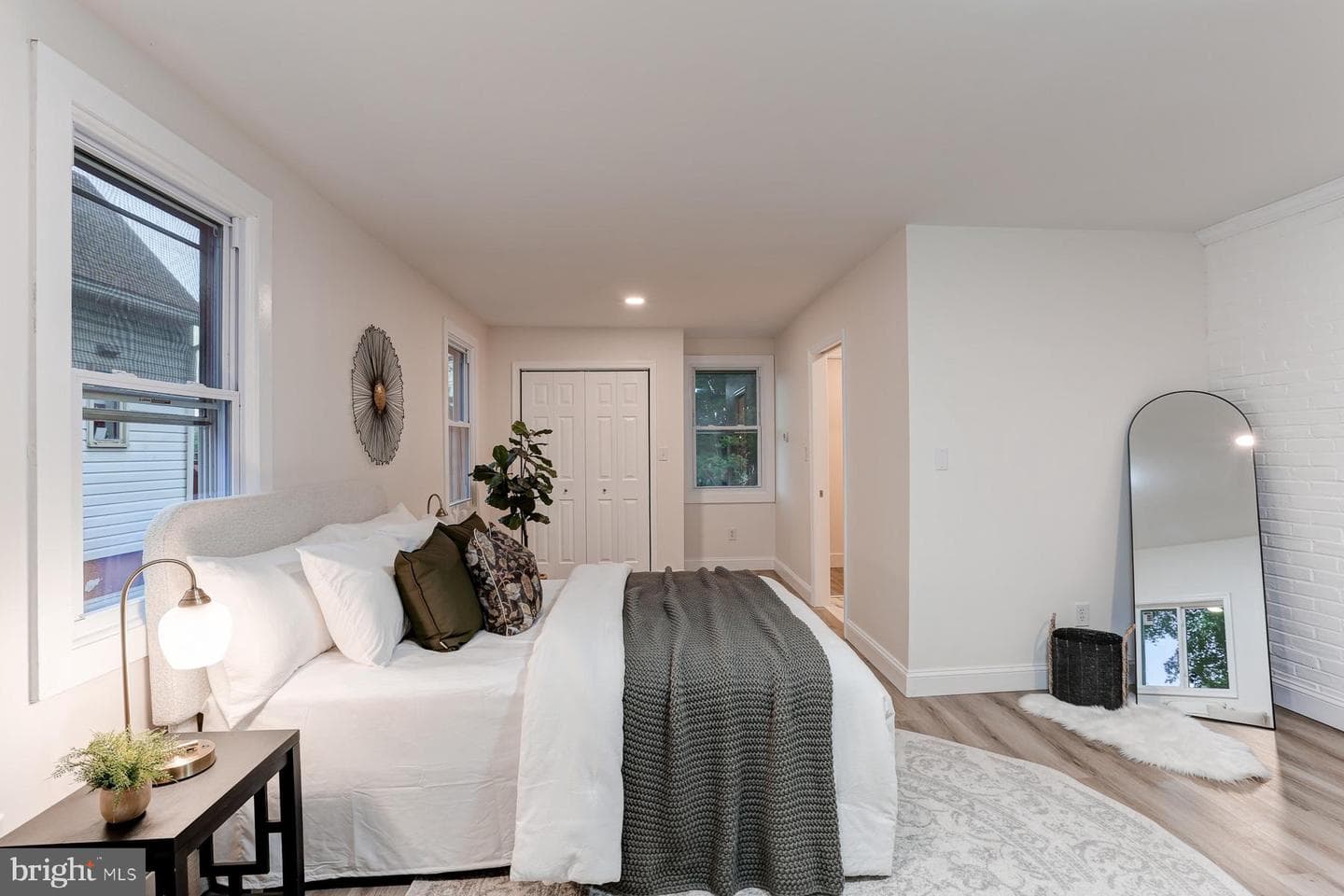 17 Girard Avenue photo 19