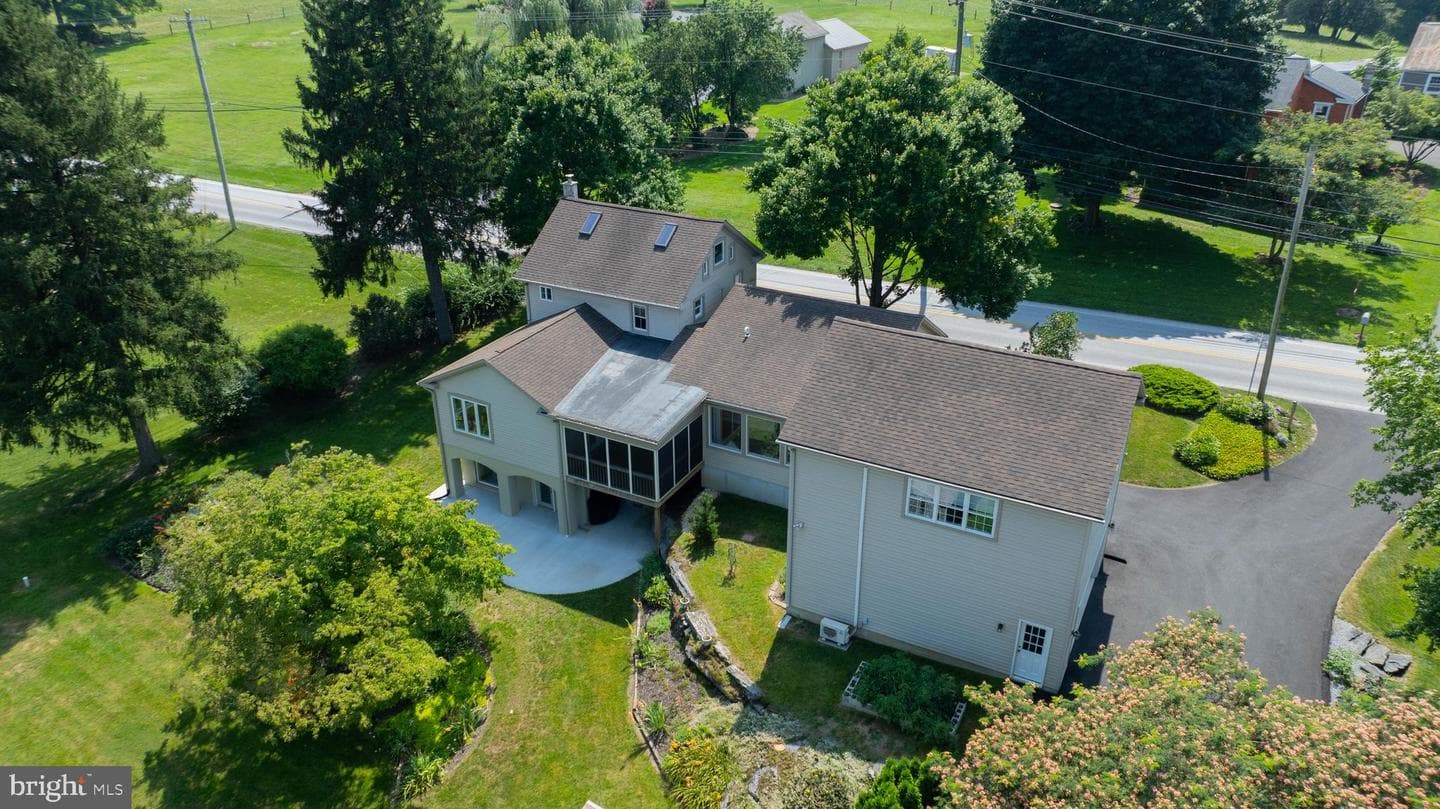 161 Strasburg Pike photo 20
