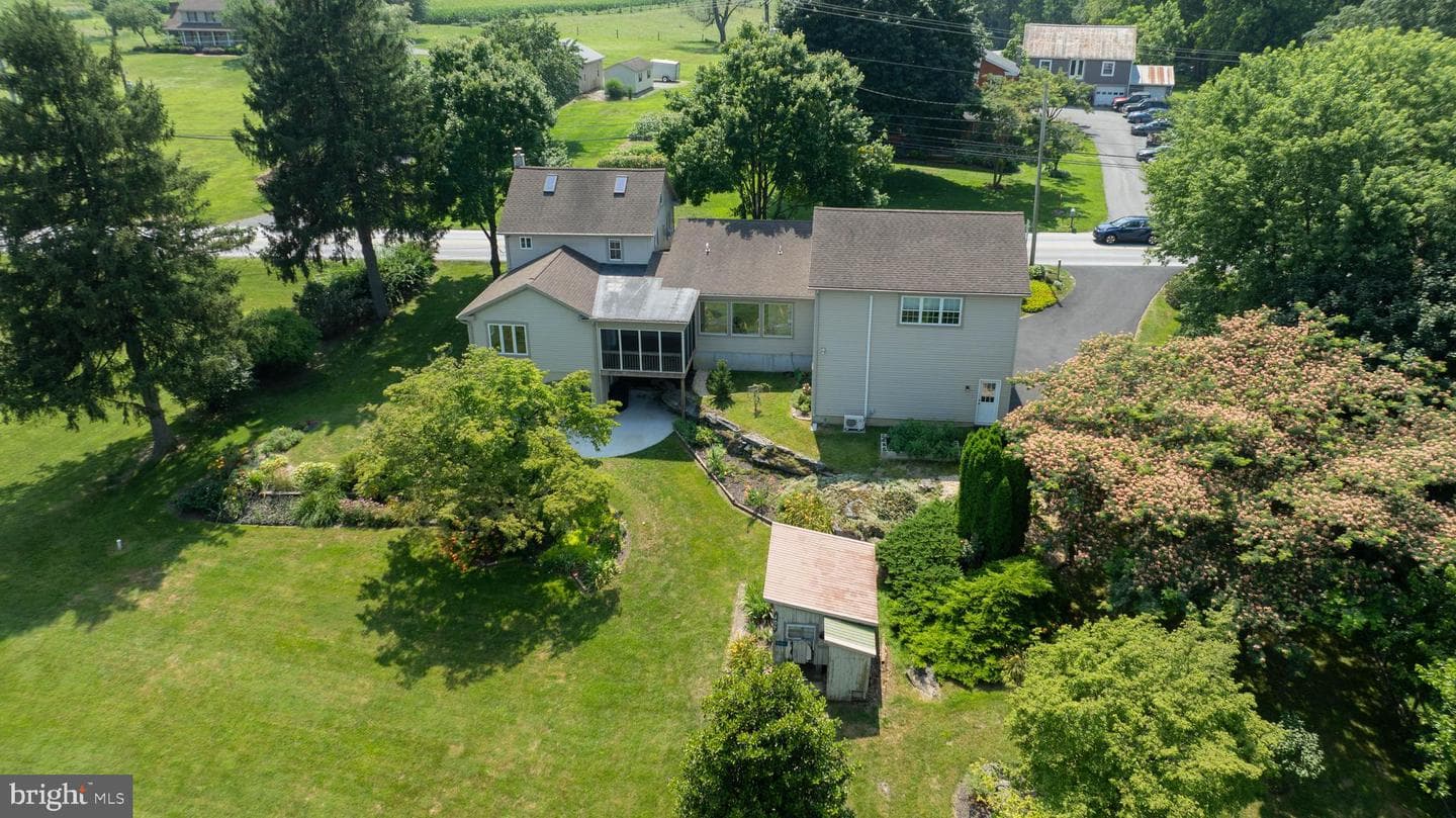 161 Strasburg Pike photo 8
