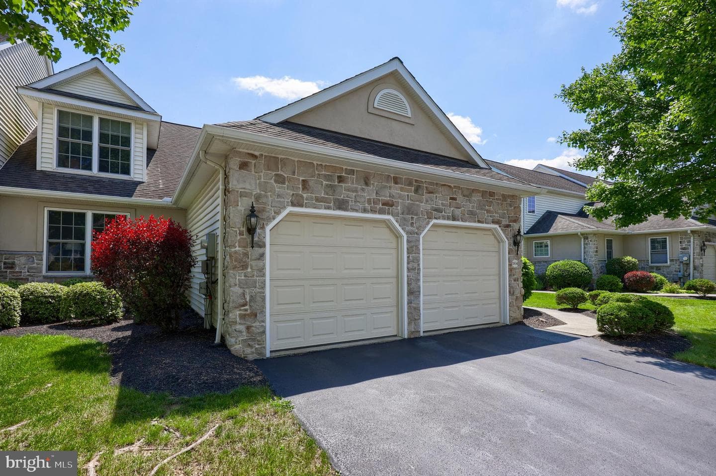1834 Serene Way photo 3