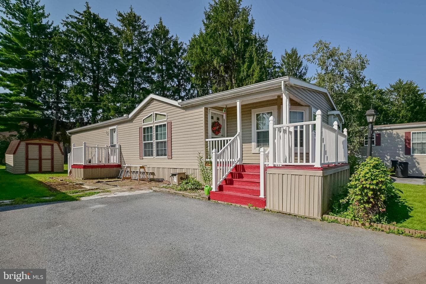 822 Gail Place photo 2