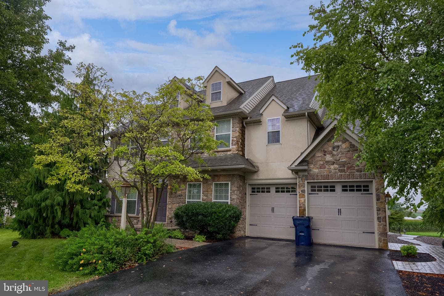 316 Willow Dell photo 1