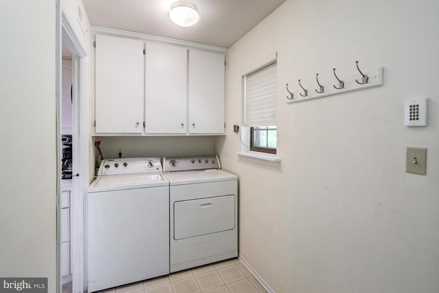 397 Valleybrook Drive photo 7
