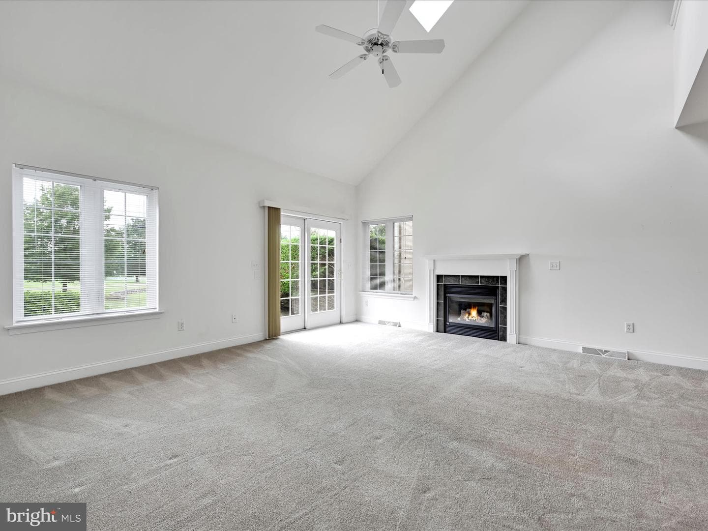 660 Woodfield Drive photo 4