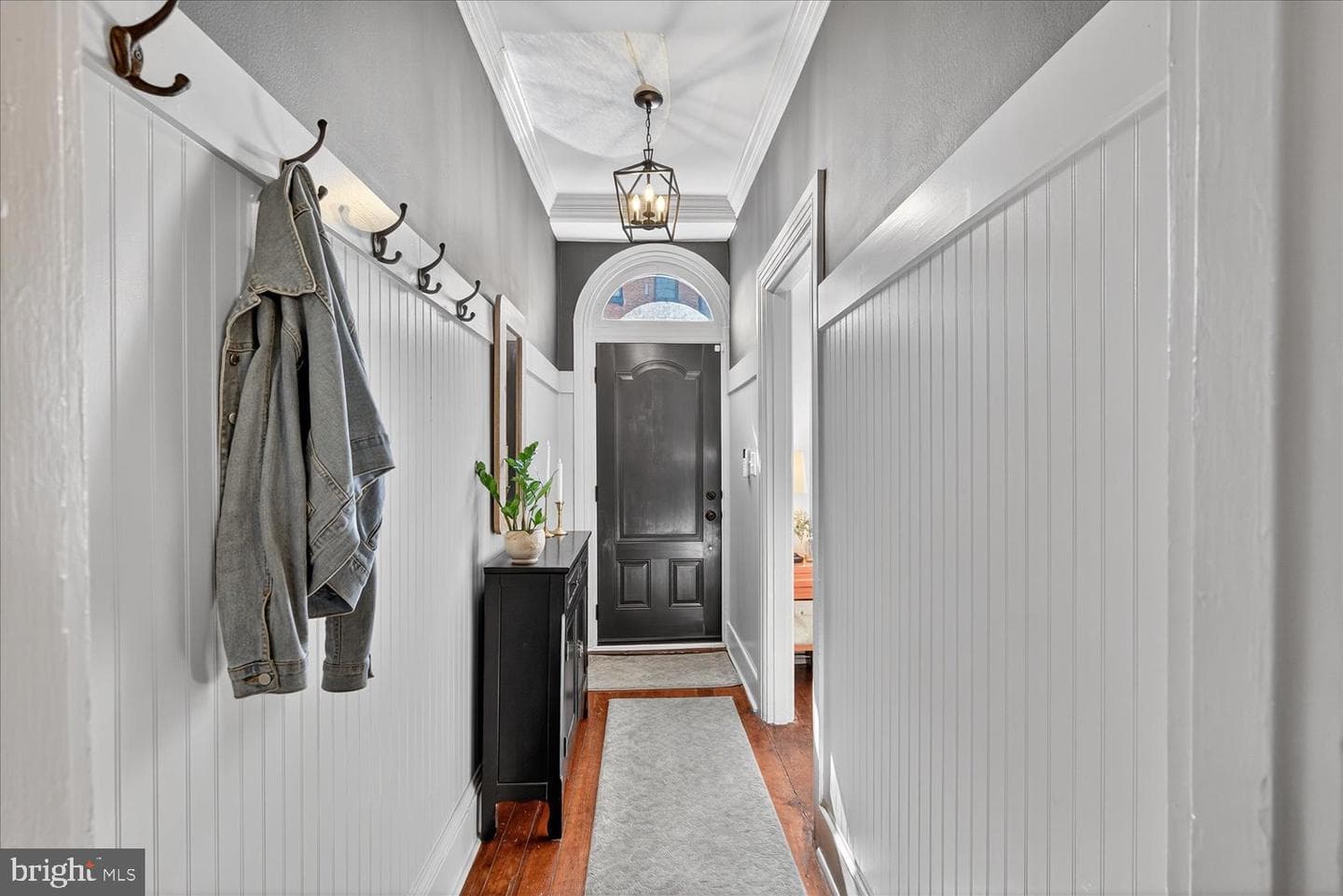 403 N Queen Street photo 8