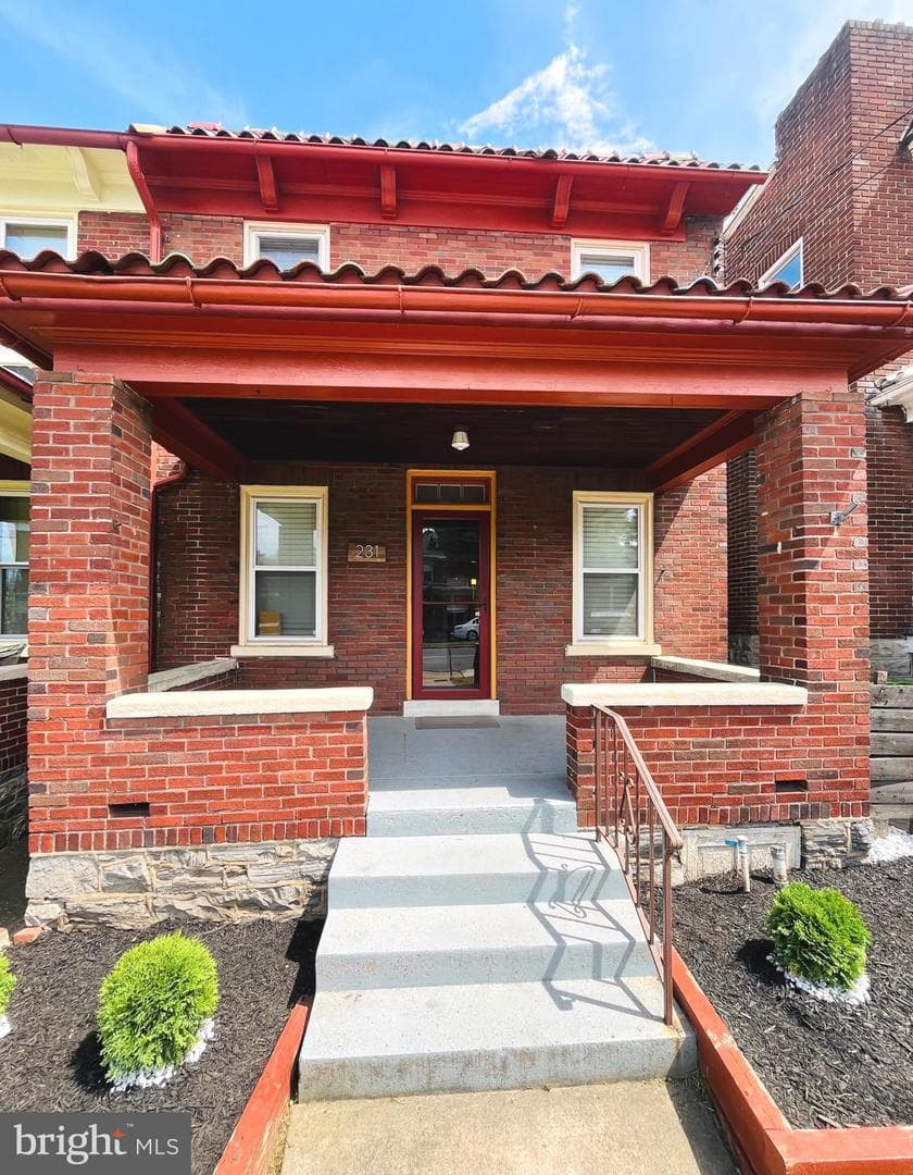 231 S West End Avenue photo 1