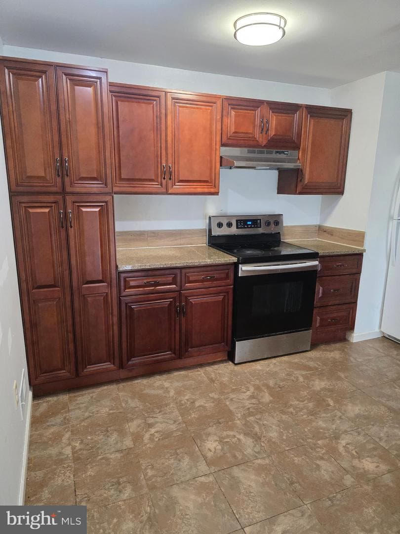 625 Warminster Lane photo 39