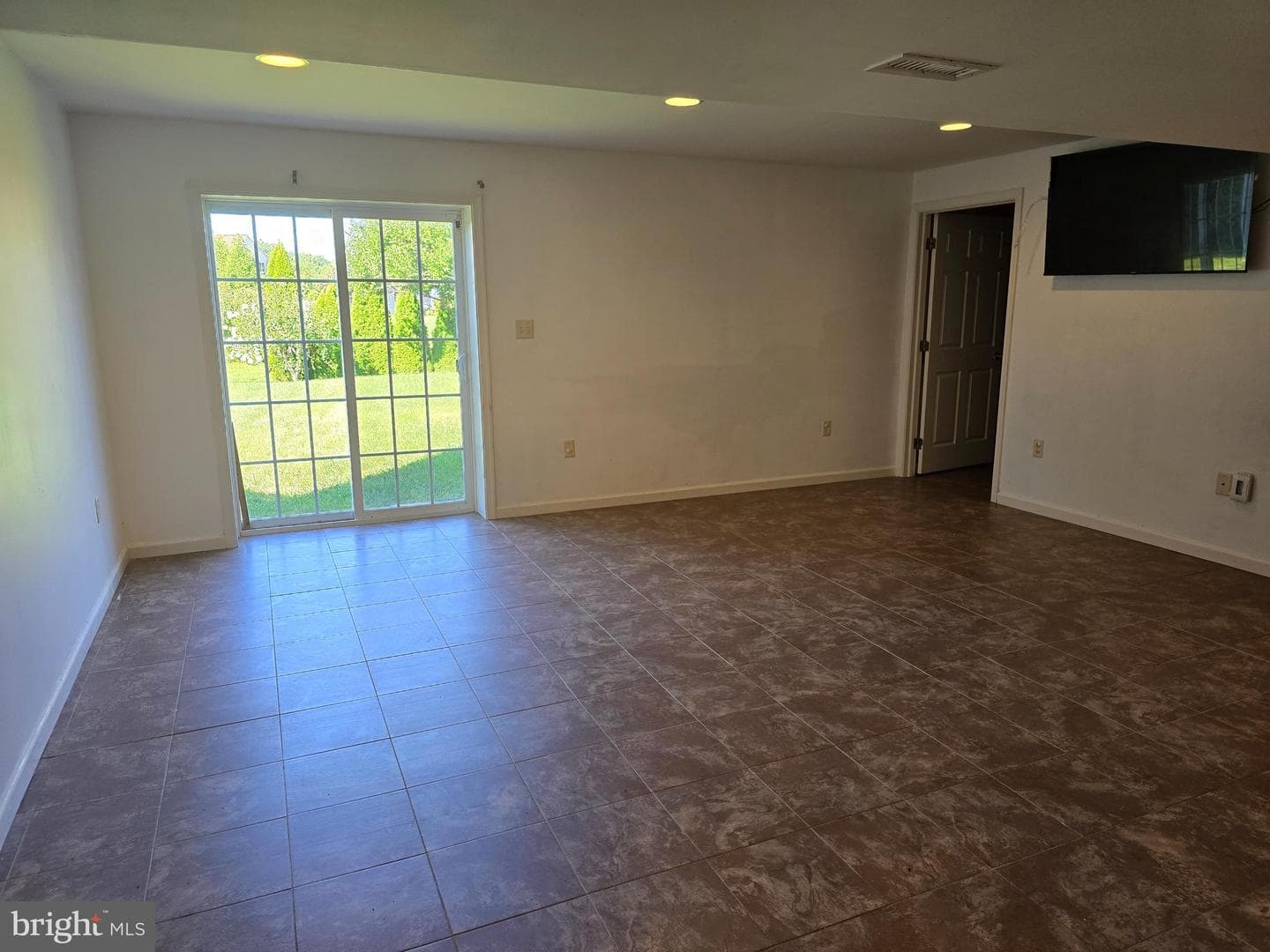 625 Warminster Lane photo 43
