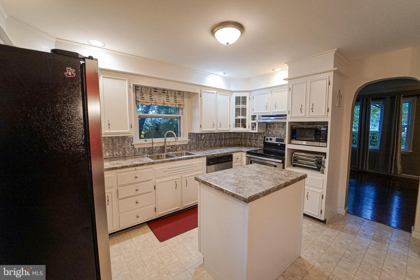 831 Park Hill Drive photo 3