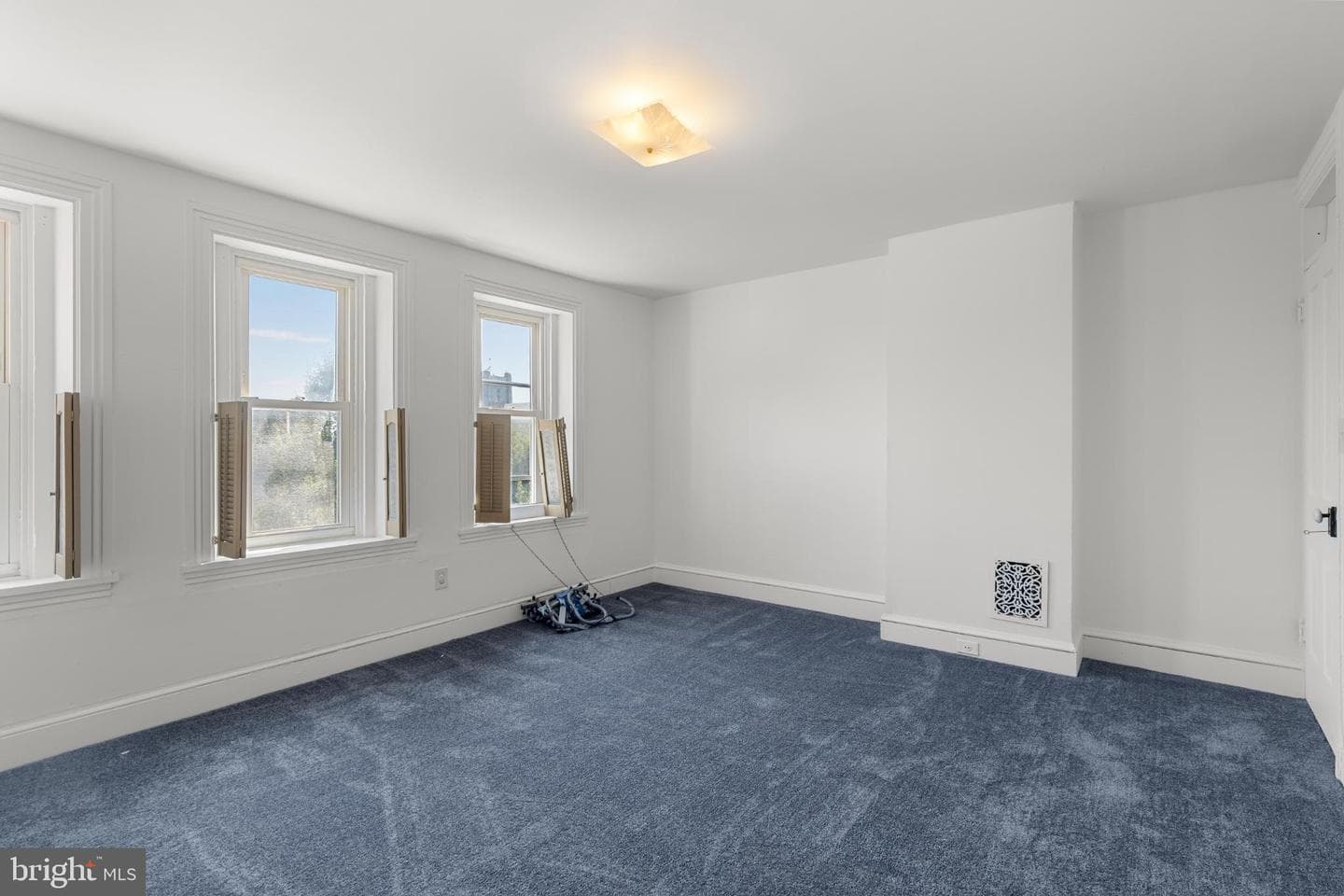 475 Locust Street photo 23