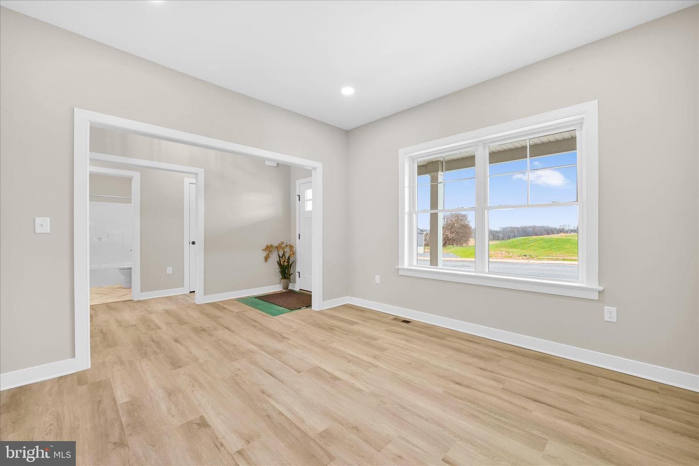 126 N. West View photo 7
