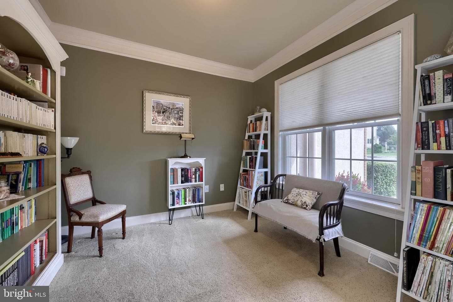 391 Ecker Drive photo 3