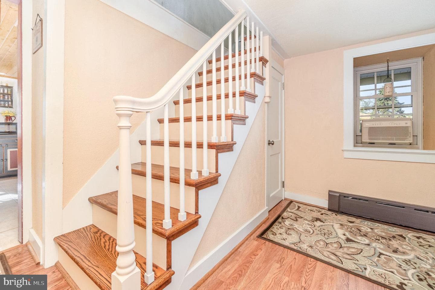 658 Martic Heights Drive photo 5