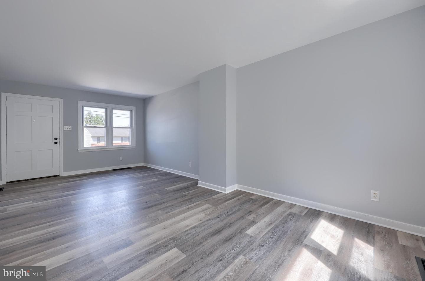335 Lincoln Avenue photo 9