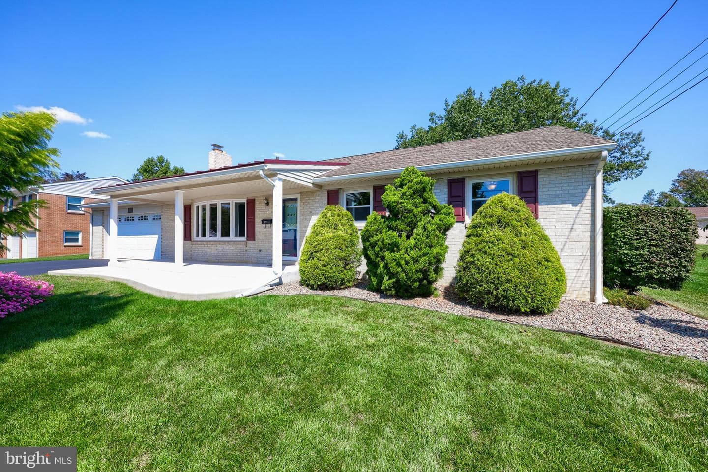 837 Martin Avenue photo 10