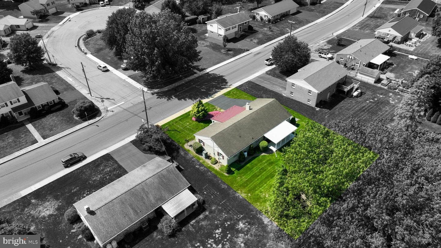 837 Martin Avenue photo 13