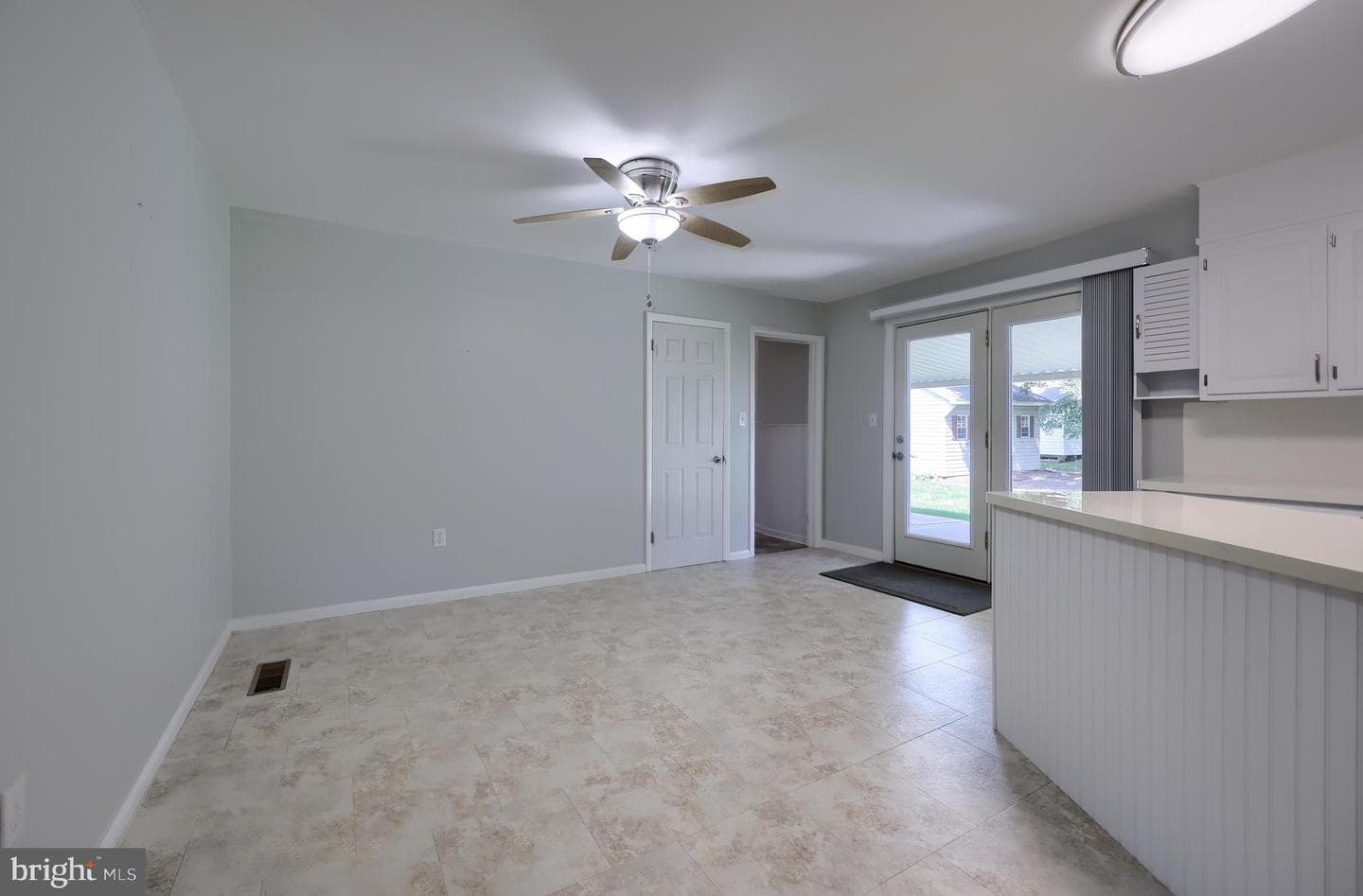 837 Martin Avenue photo 22