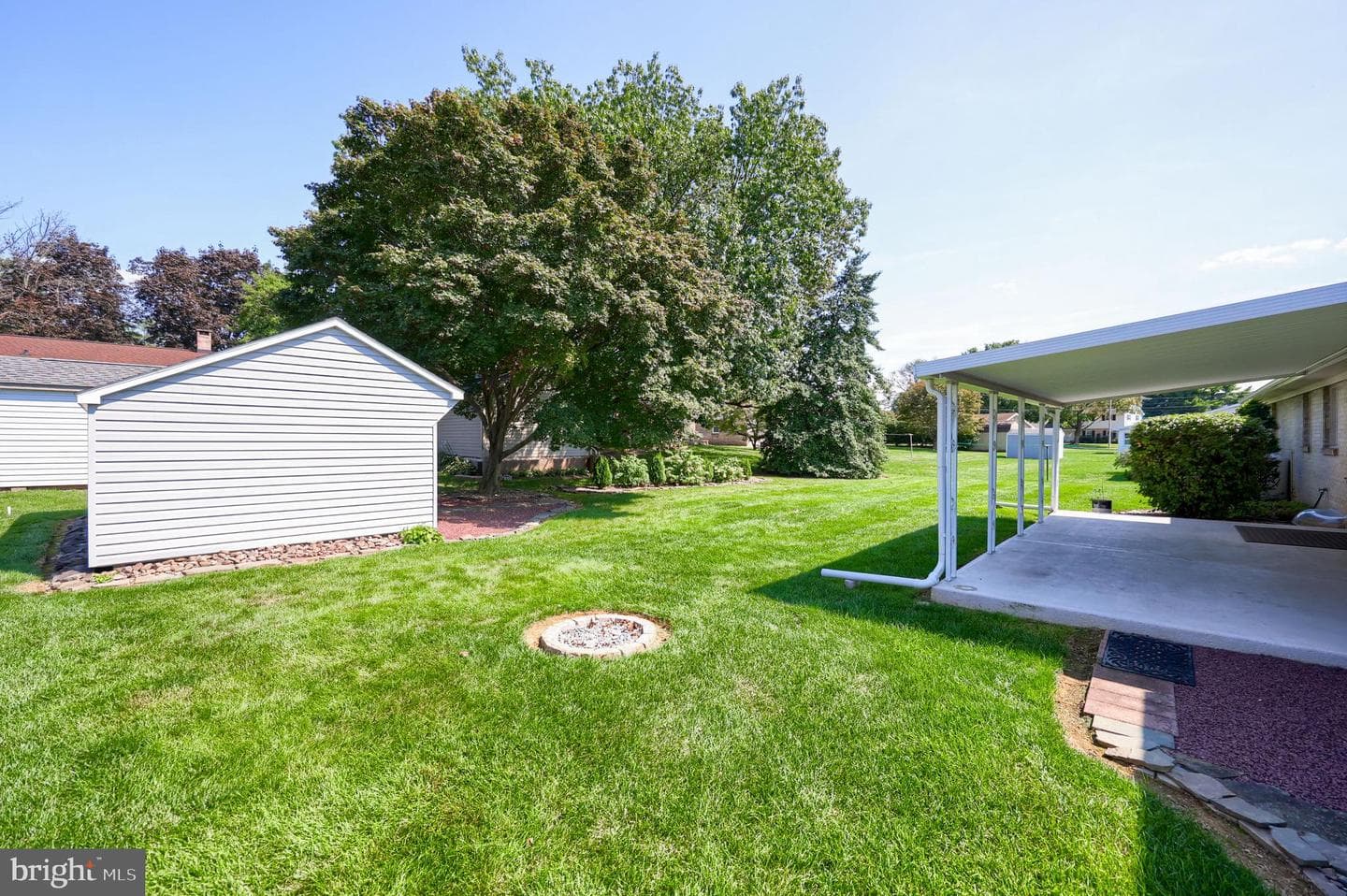 837 Martin Avenue photo 4