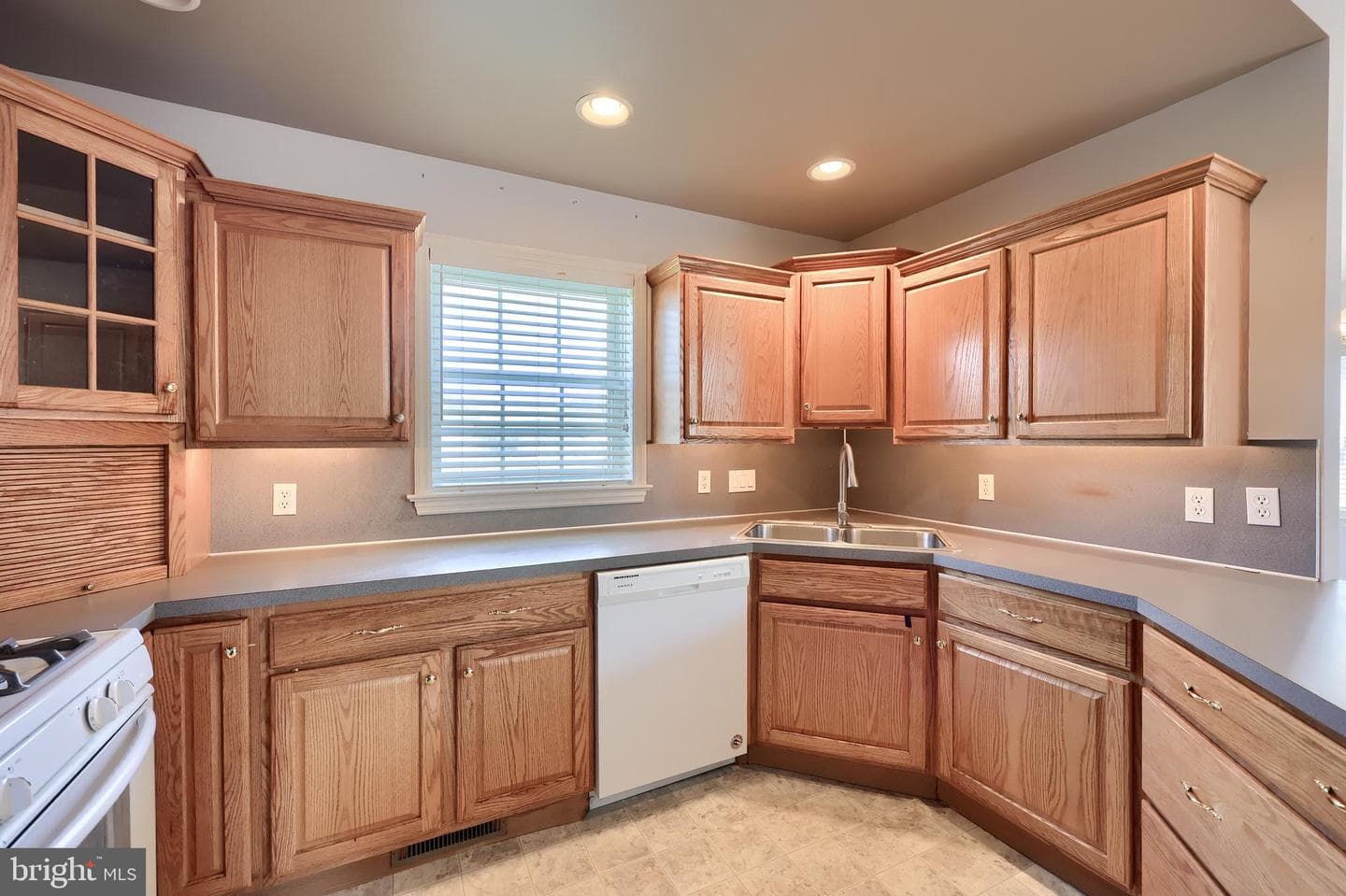 81 Tower Drive photo 18
