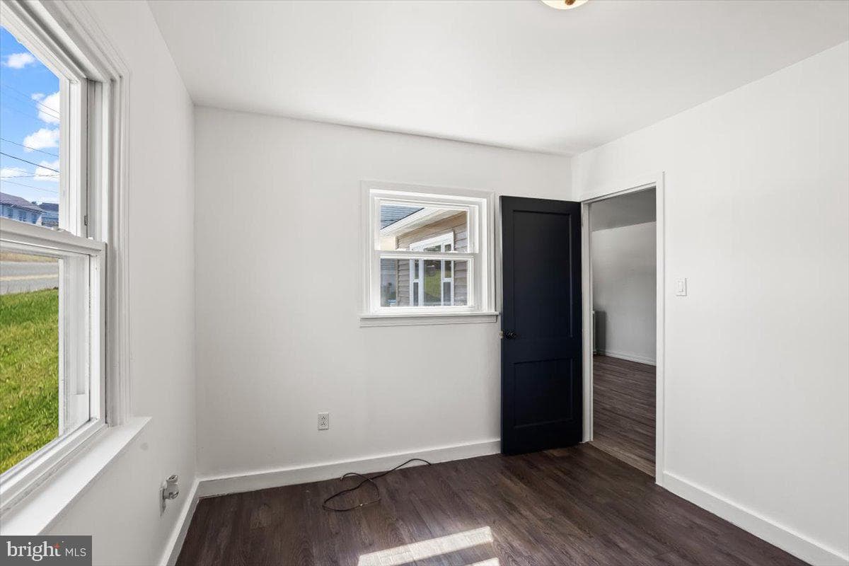 216 S Manor Street photo 10