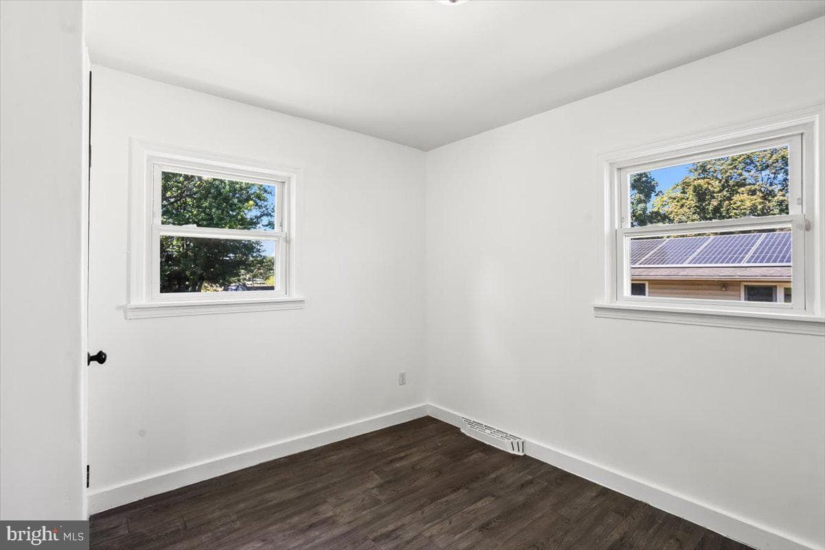 216 S Manor Street photo 13
