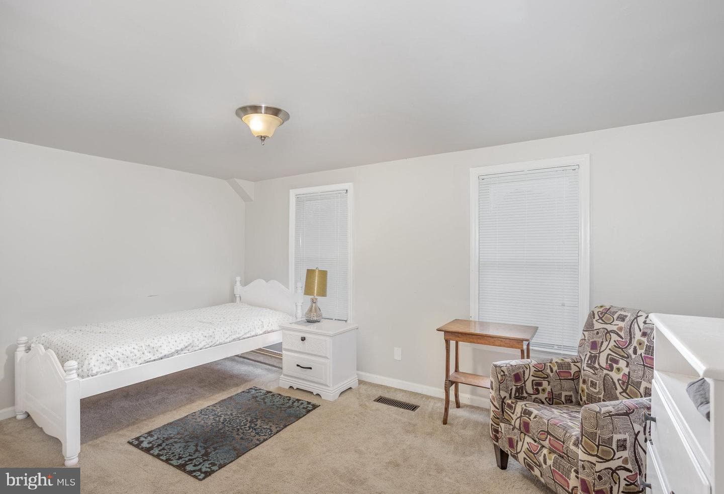 77 Petersburg Road photo 14