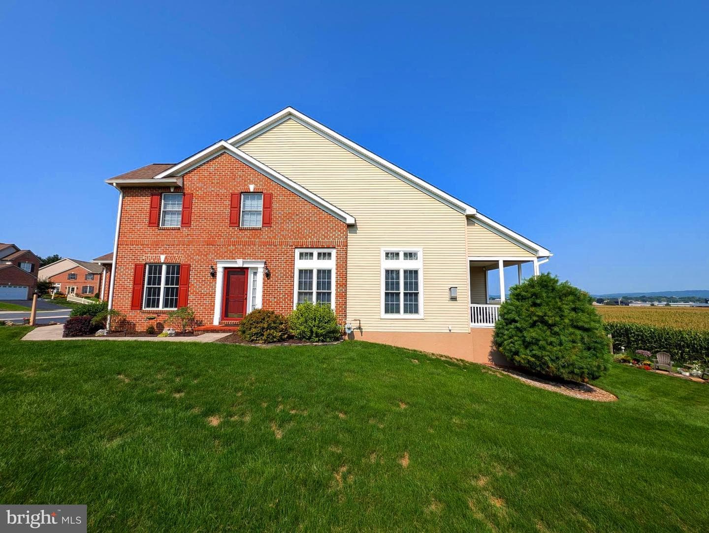 84 Weaver Avenue photo 29