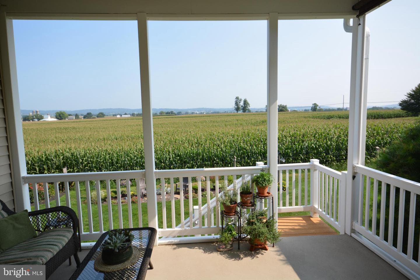 84 Weaver Avenue photo 5