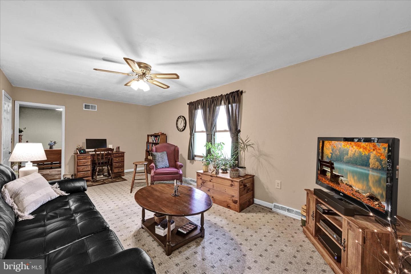 242 Persimmon Lane photo 20