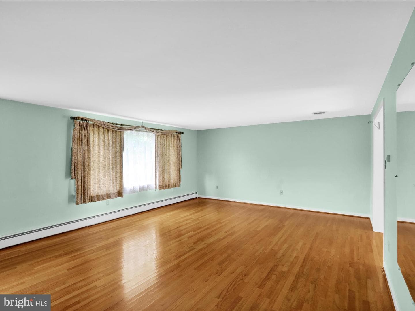 1266 Wilson Avenue photo 11