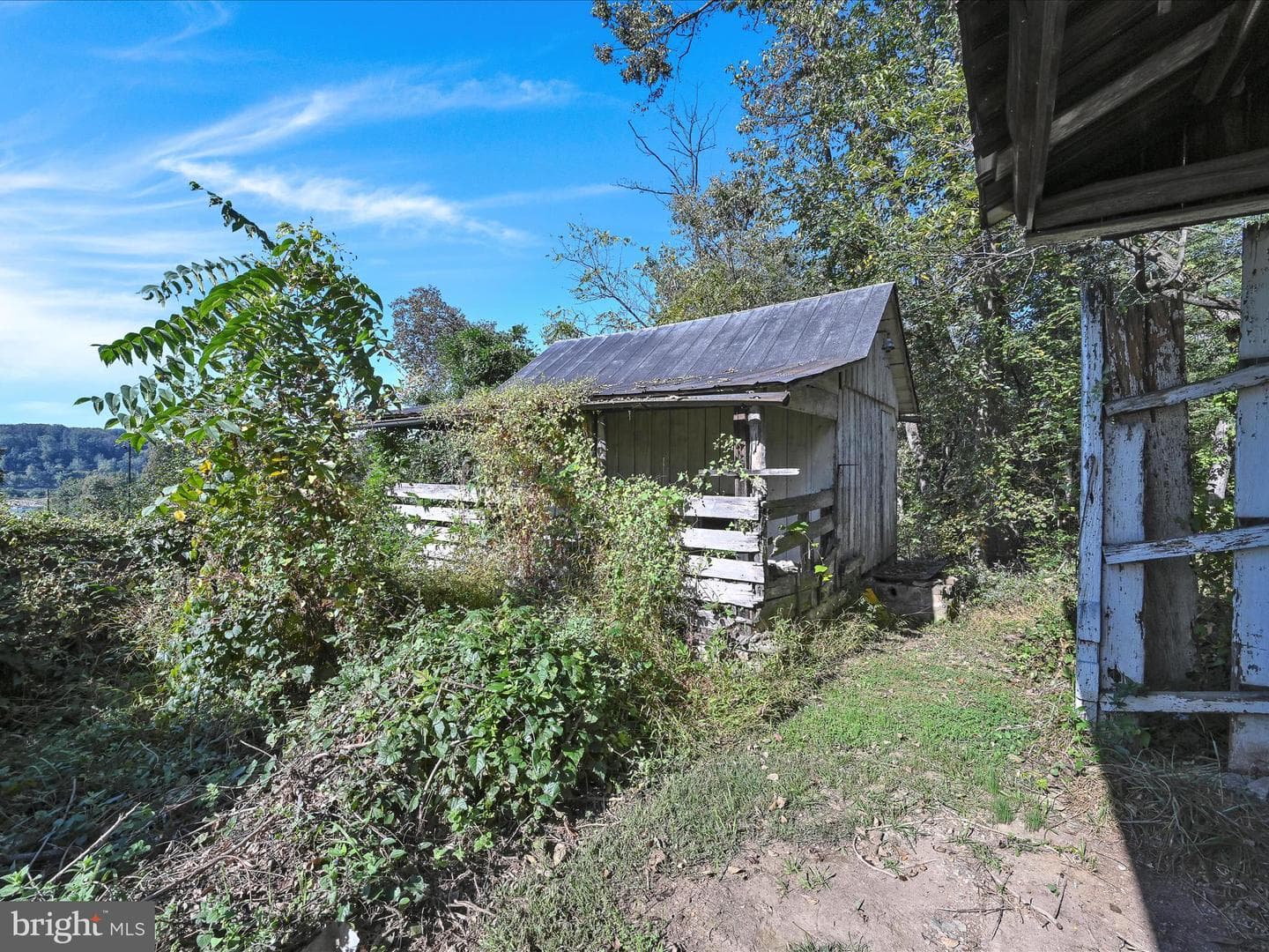 2496 River Road photo 12