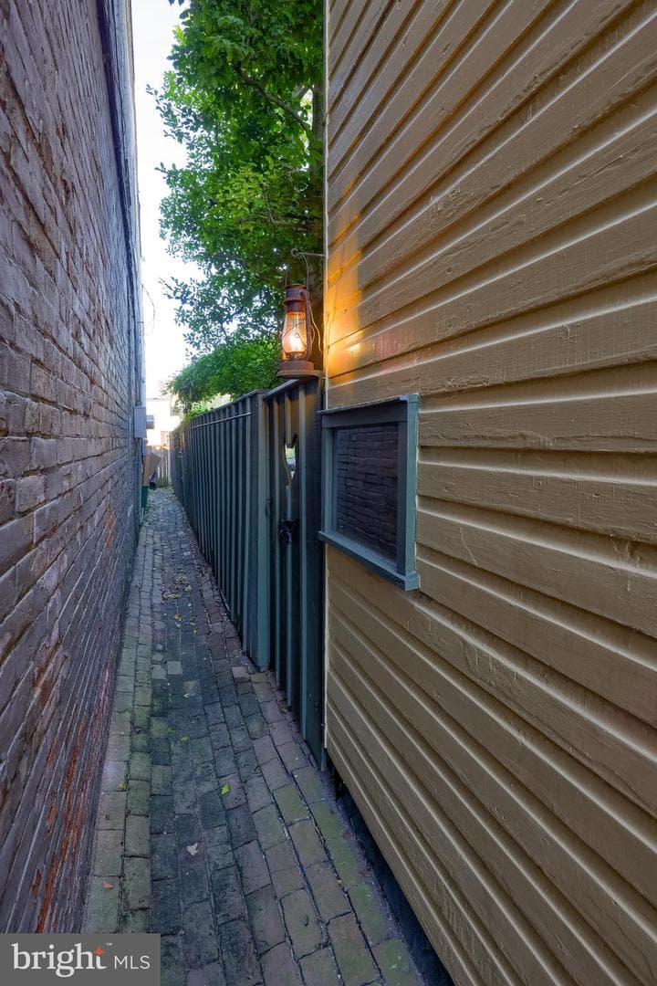 2 S Charlotte Street photo 16