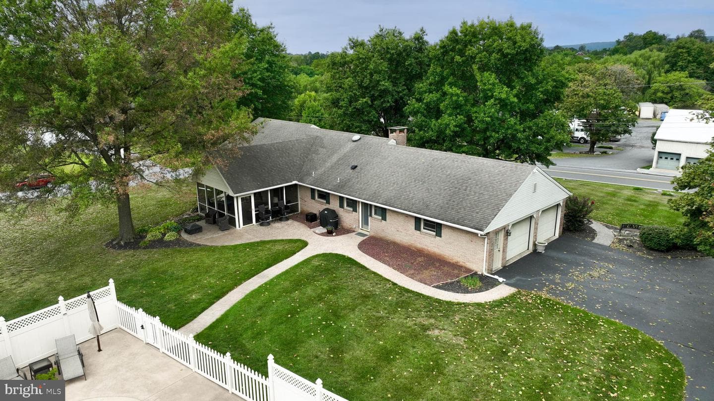 310 W Lexington Road photo 43