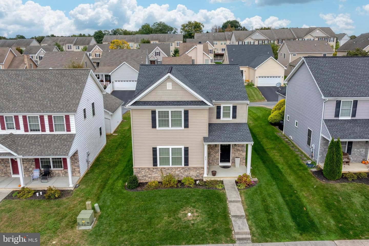 659 Chiswell Place photo 41