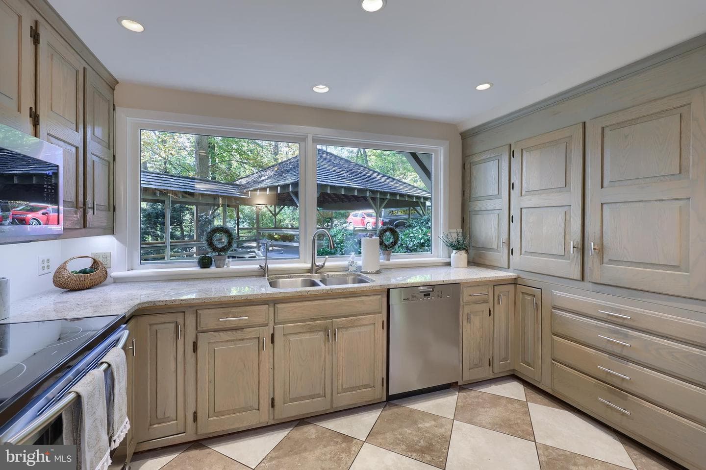 2487 Chestnut Ridge Drive photo 43