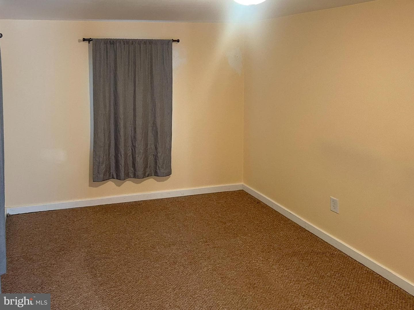 237 Oak Road photo 7