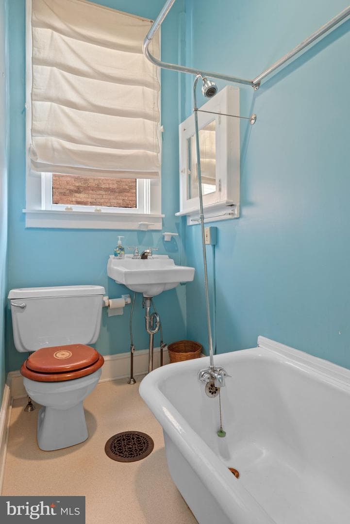 422 W James Street photo 18
