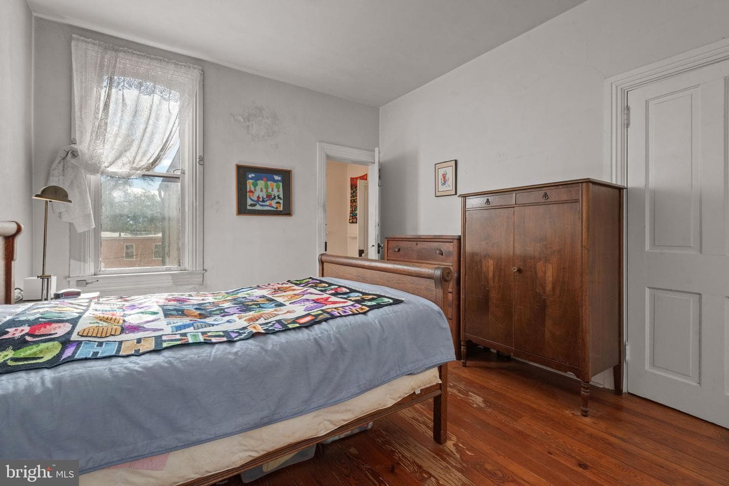 422 W James Street photo 28