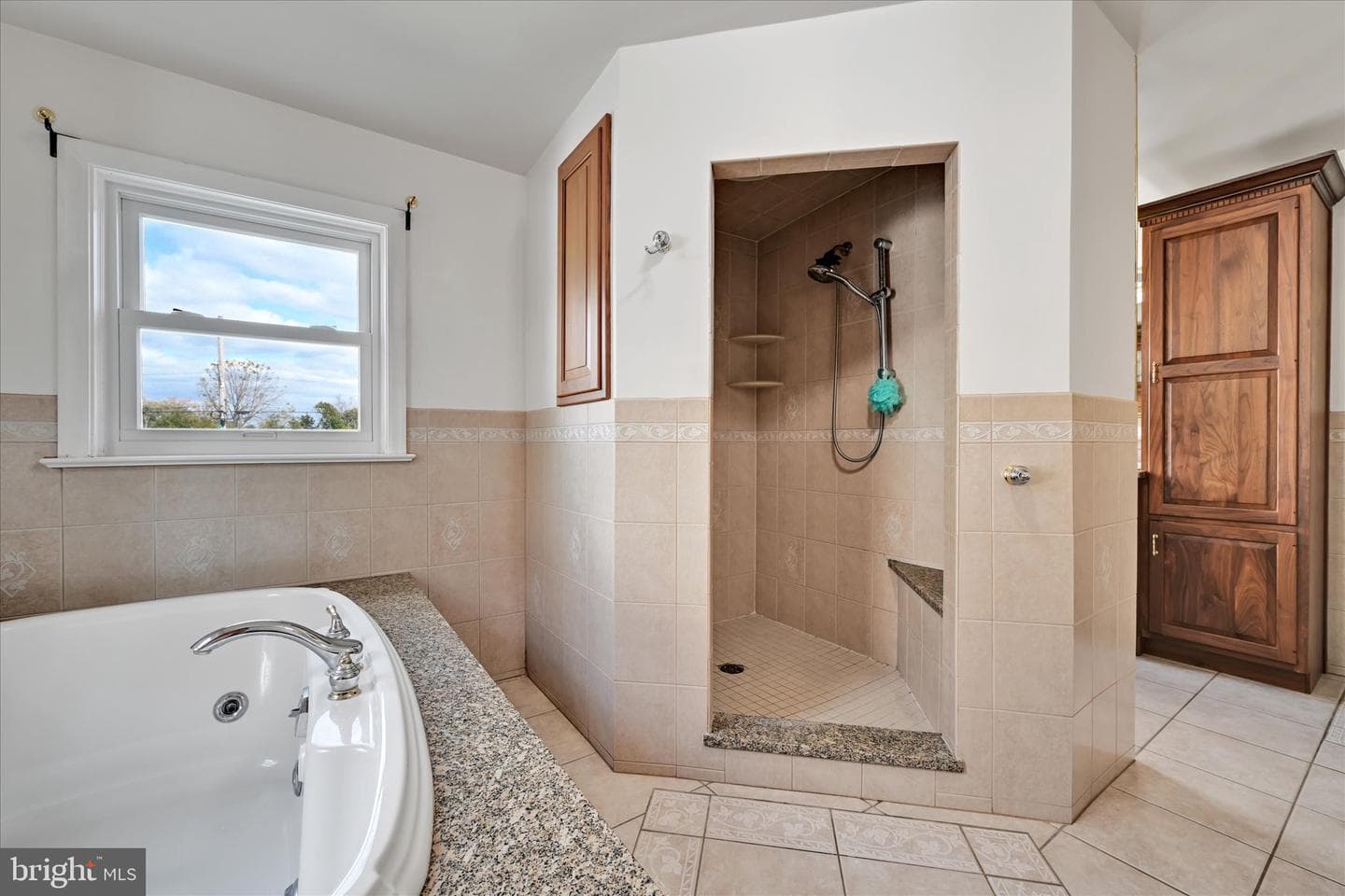 18 E Pine Street photo 16