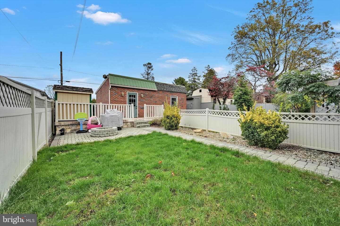 18 E Pine Street photo 26