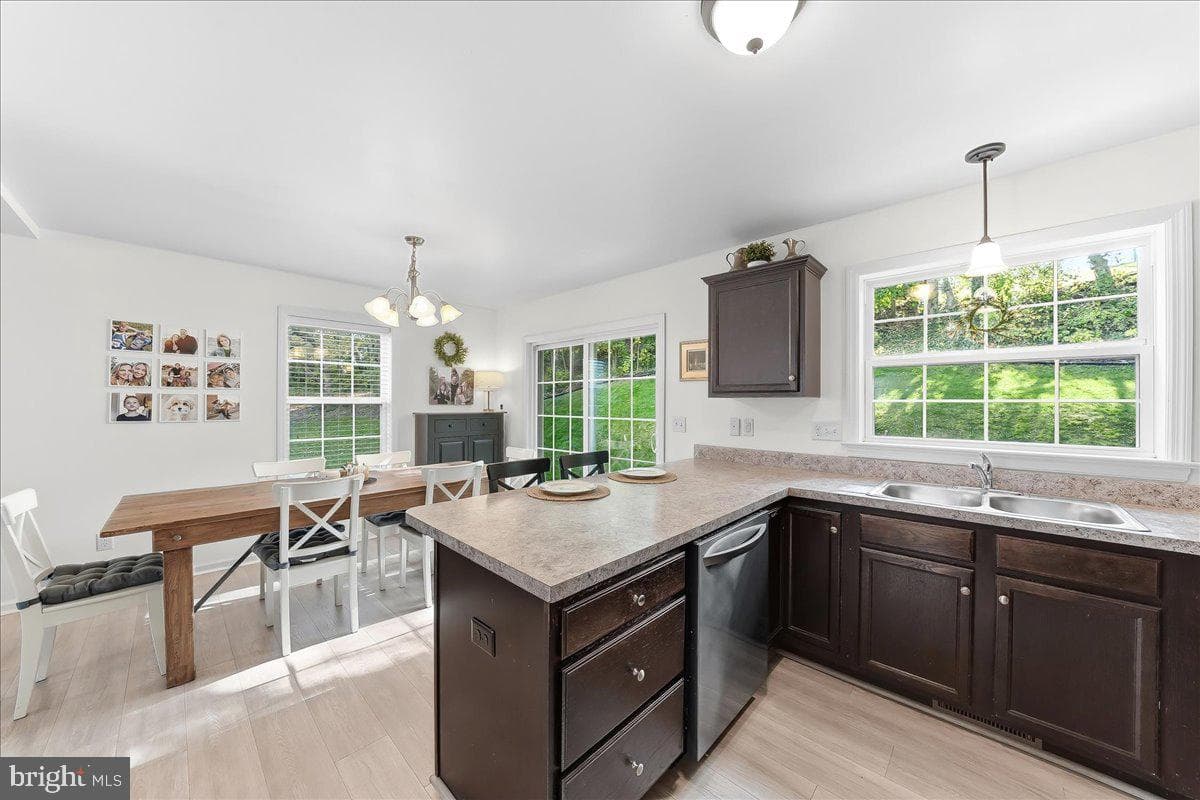 36 Myers Crossing photo 10