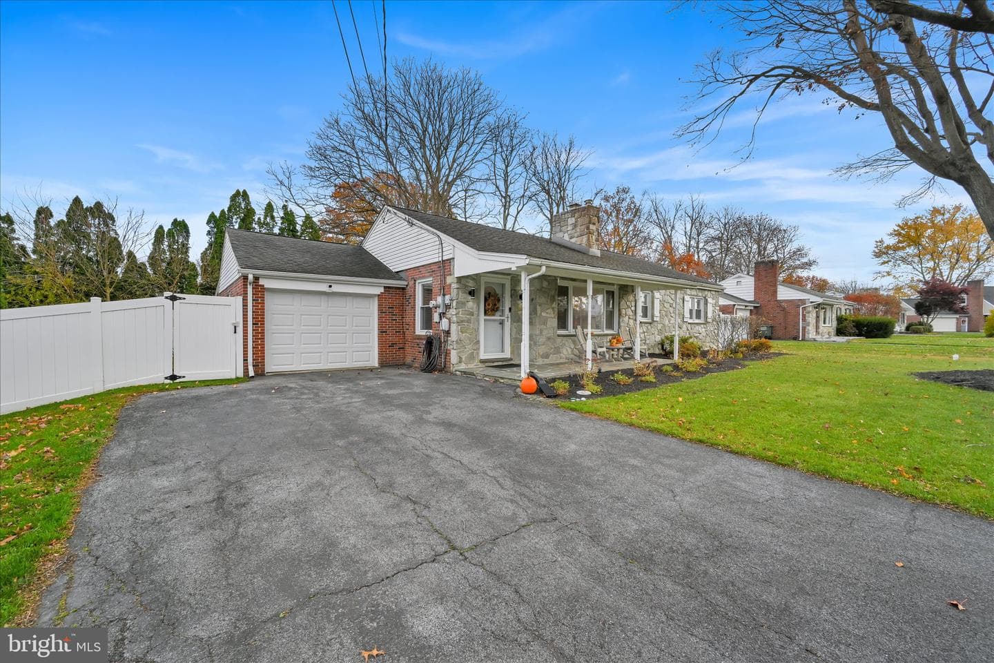 7 Pleasant Drive photo 2