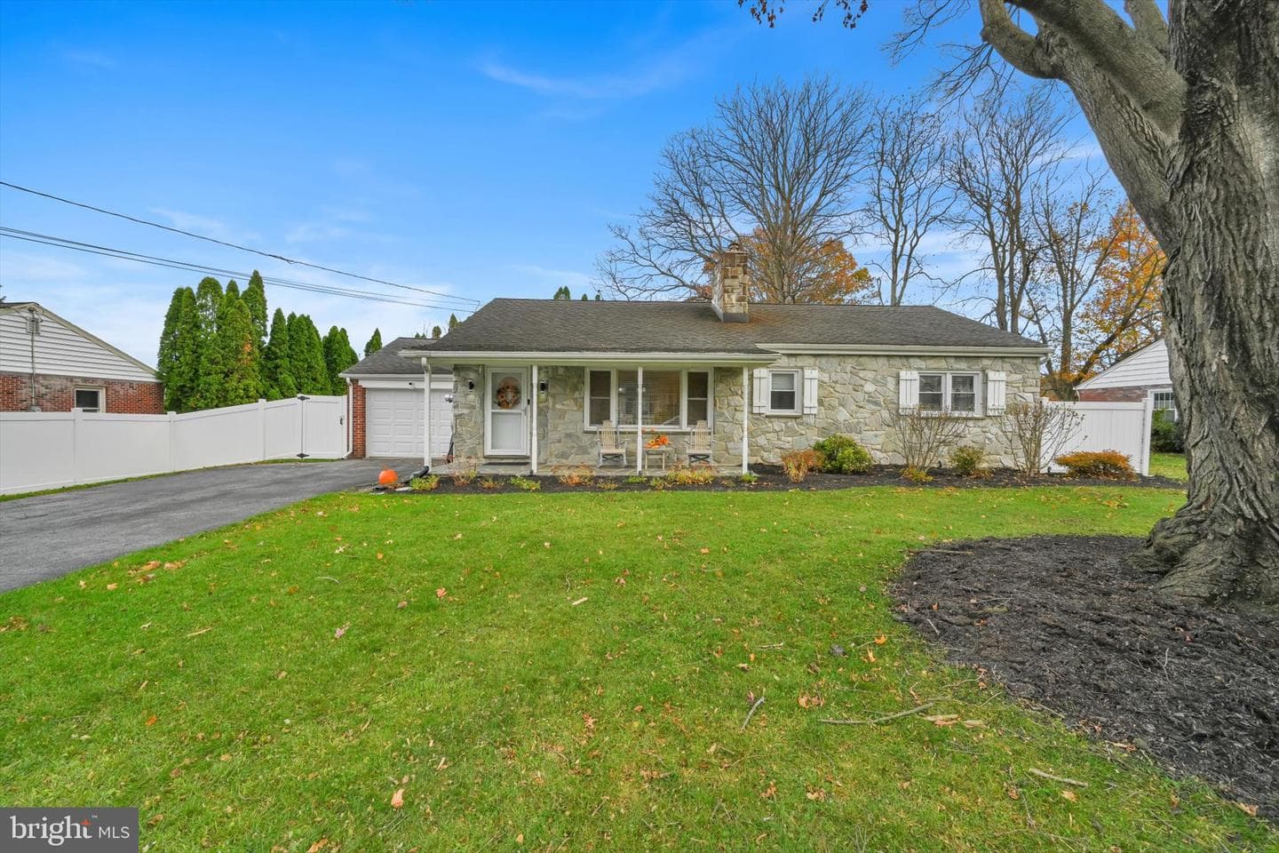 7 Pleasant Drive photo 3