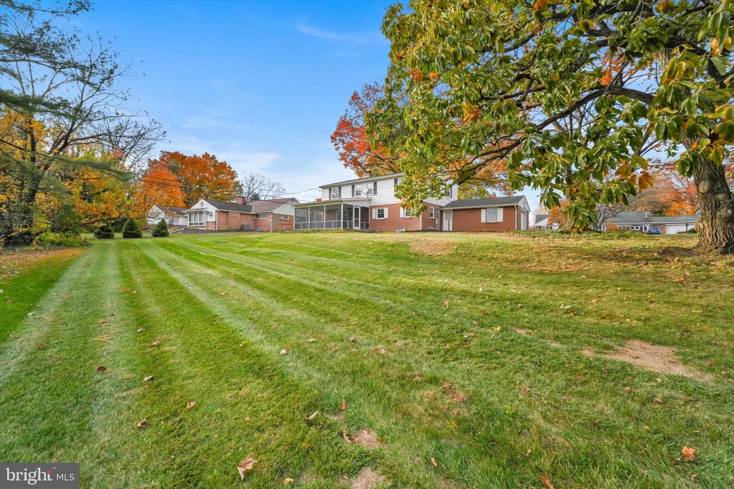 821 Hillaire Road photo 40